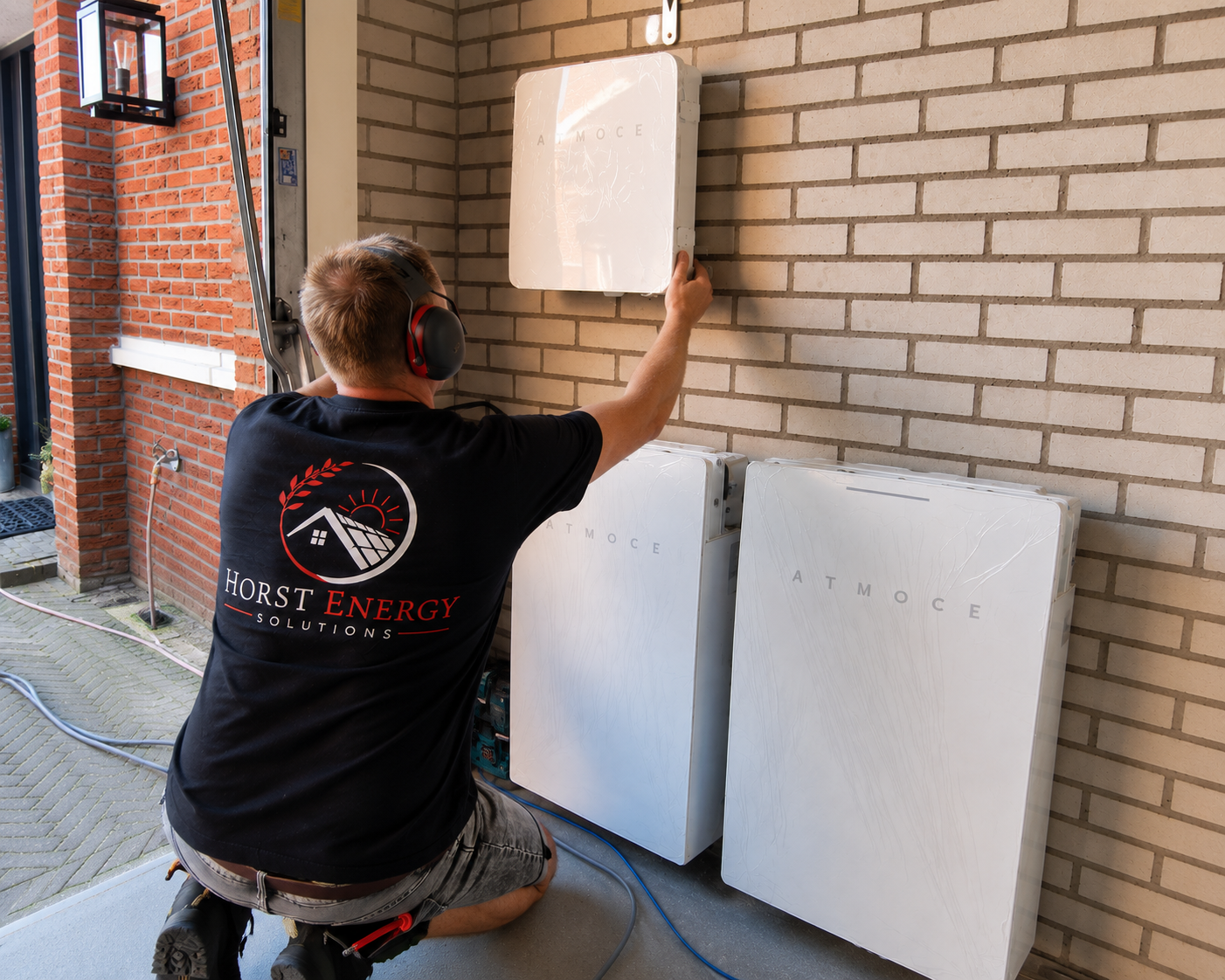 Geïnstalleerd Atmoce M-ELV thuisbatterijsysteem met M-Backup